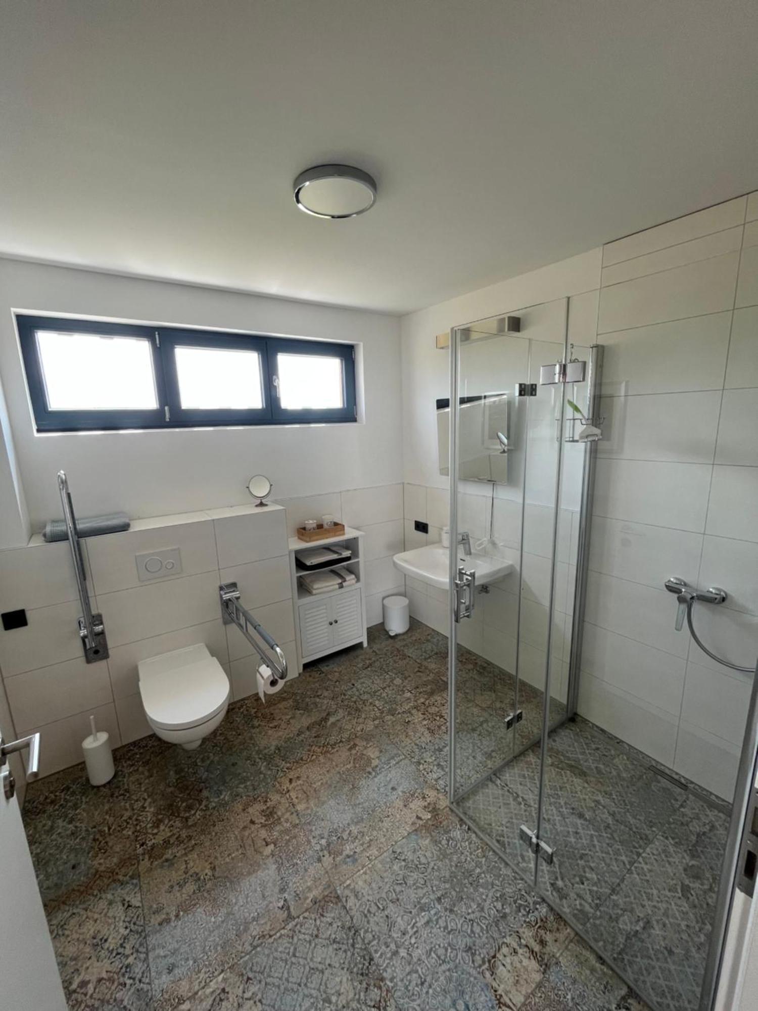 Moderne Barrierefreie Wohnung Auf Dem Land Bei Neuruppin Lichtenberg  Екстериор снимка